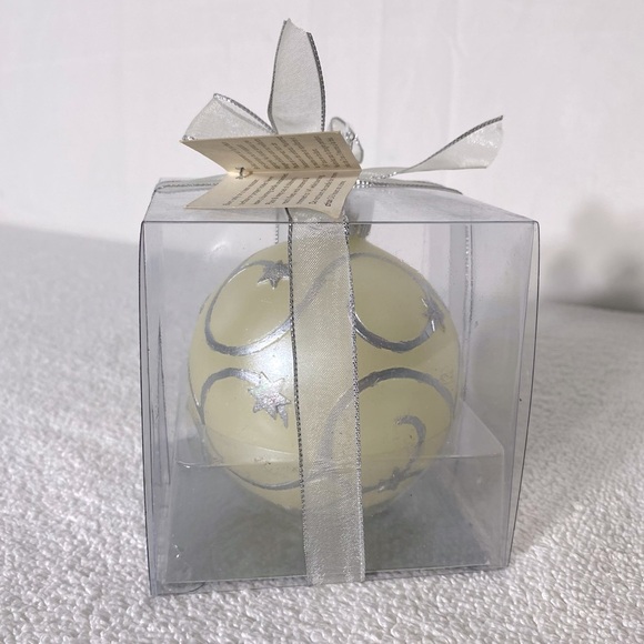 Vintage Sensual Living Cream Silver Christmas Tree Ornament Candle - Picture 7 of 11